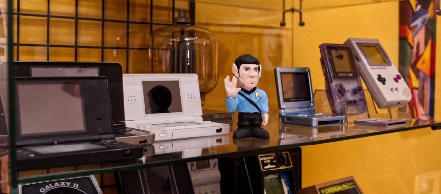 Console portatili e cimeli in vetrina